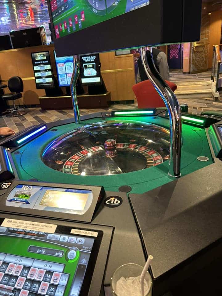 Khám phá thế giới casino di Vietnam cùng Kbet